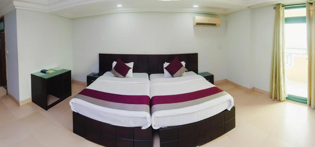 Korkdam Hotel Taifa Kültér fotó